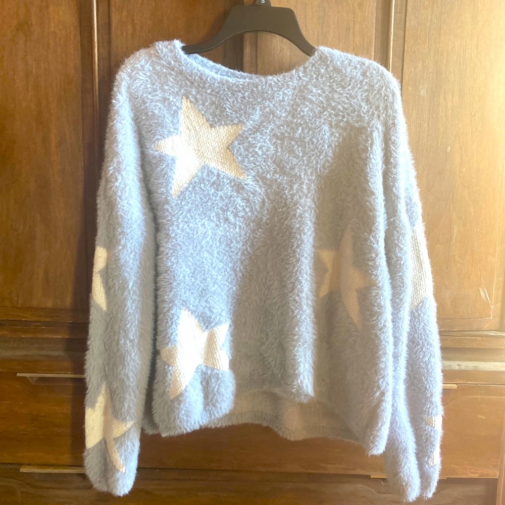 O&O boutique light blue fuzzy star sweater long sleeve size medium